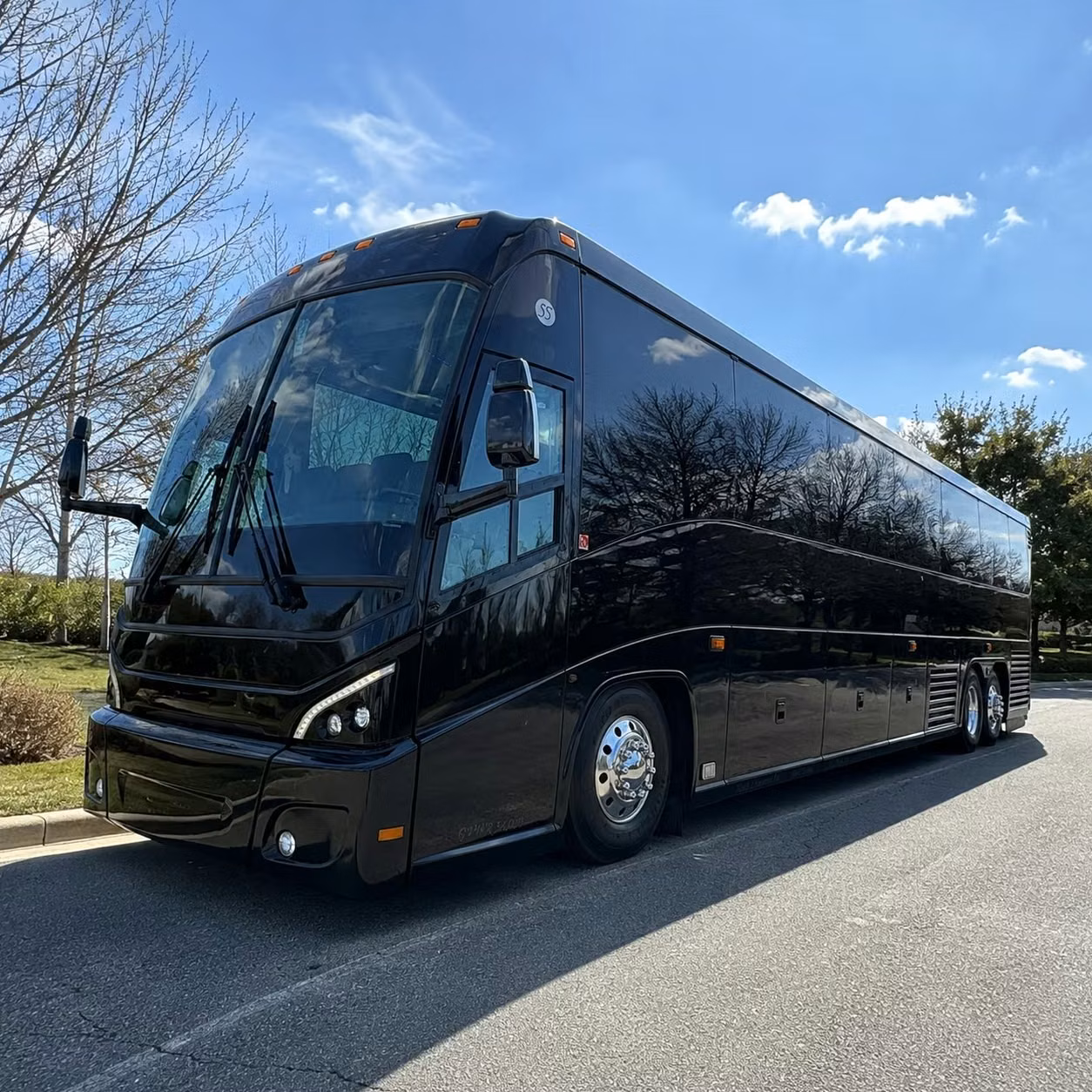 corporate campus and office park shuttle buses in sterling heights