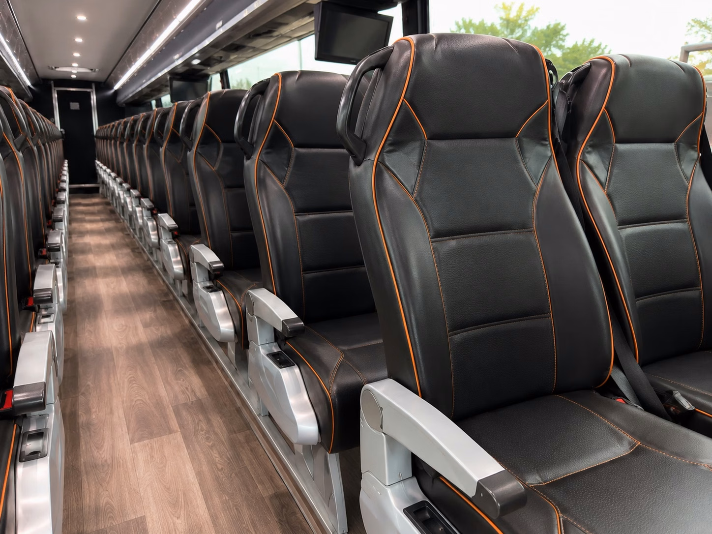 long distance corporate charter bus rentals from sterling heights
