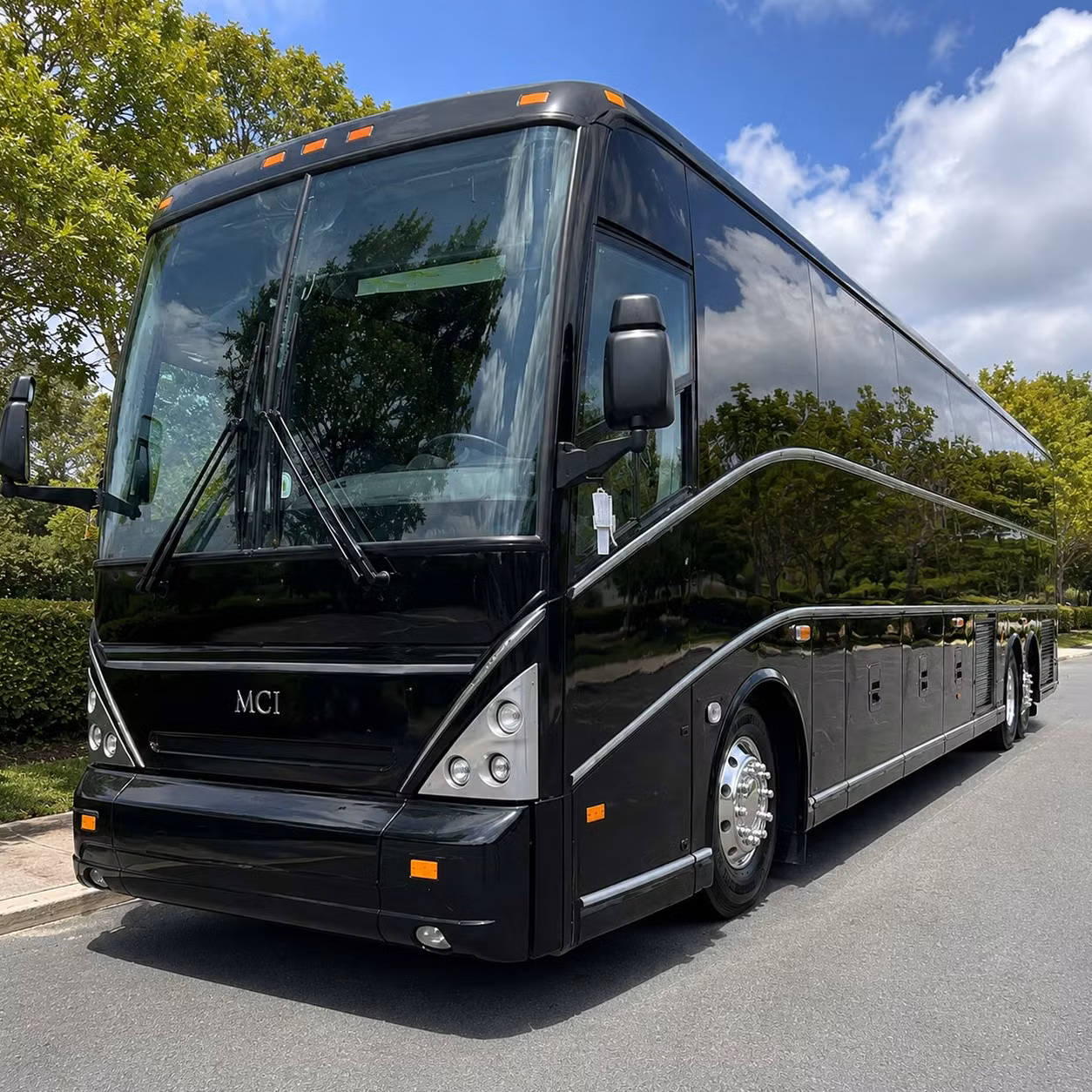 sterling heights charter bus rental exterior