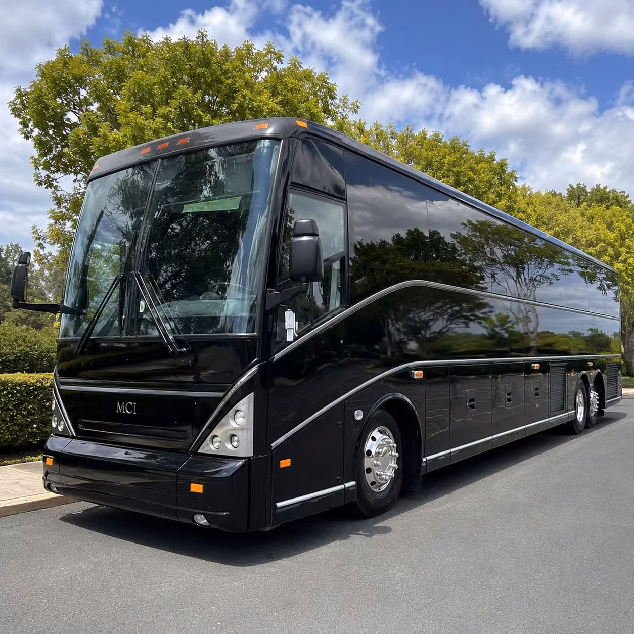 sterling heights employee shuttle services for daily commutes and corporate campuses