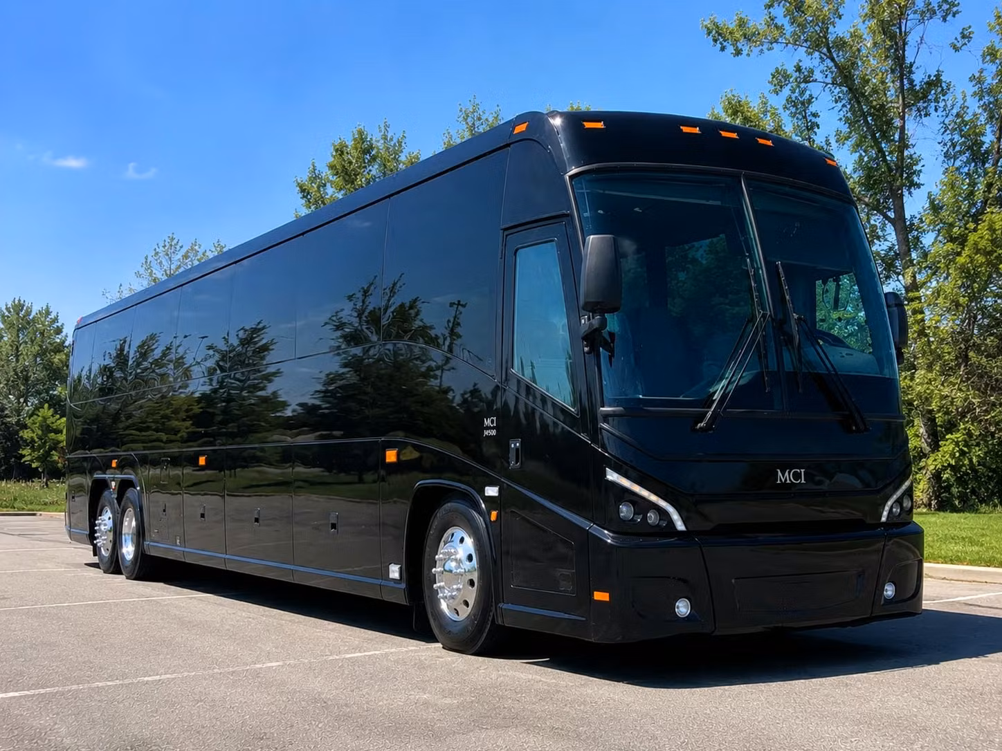 use sterling heights charter buses for zoo aquarium and nature field trips